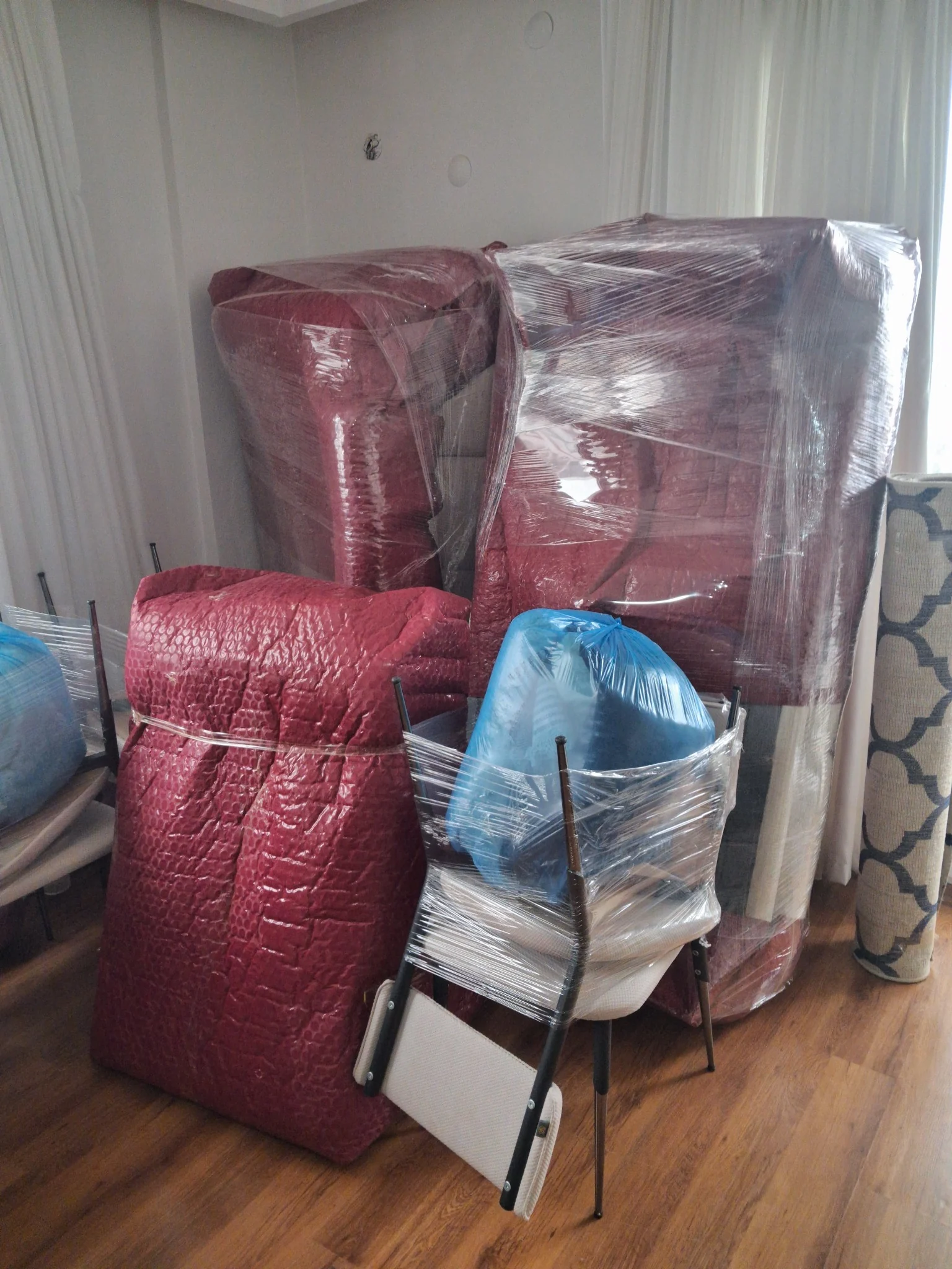 Yemek odası eşyaları için profesyonel paketleme